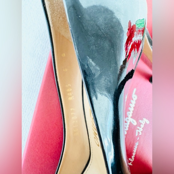Ferragamo Pumps Size 6 - Picture 5 of 9